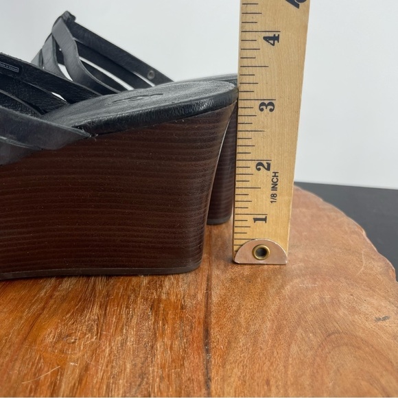 UGG Mattie Black Leather Weave Wedge Sandal Size 7.5 FD1114L - Picture 5 of 8